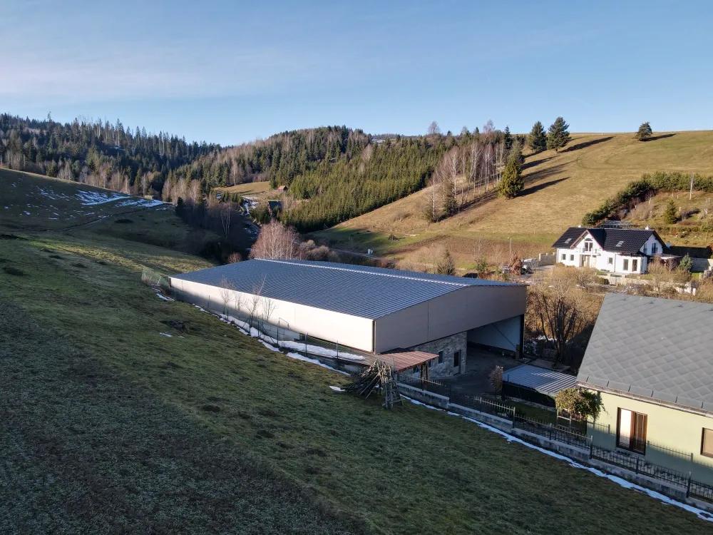 Garáž a dielňa Oravská Jasenica — fotka 2