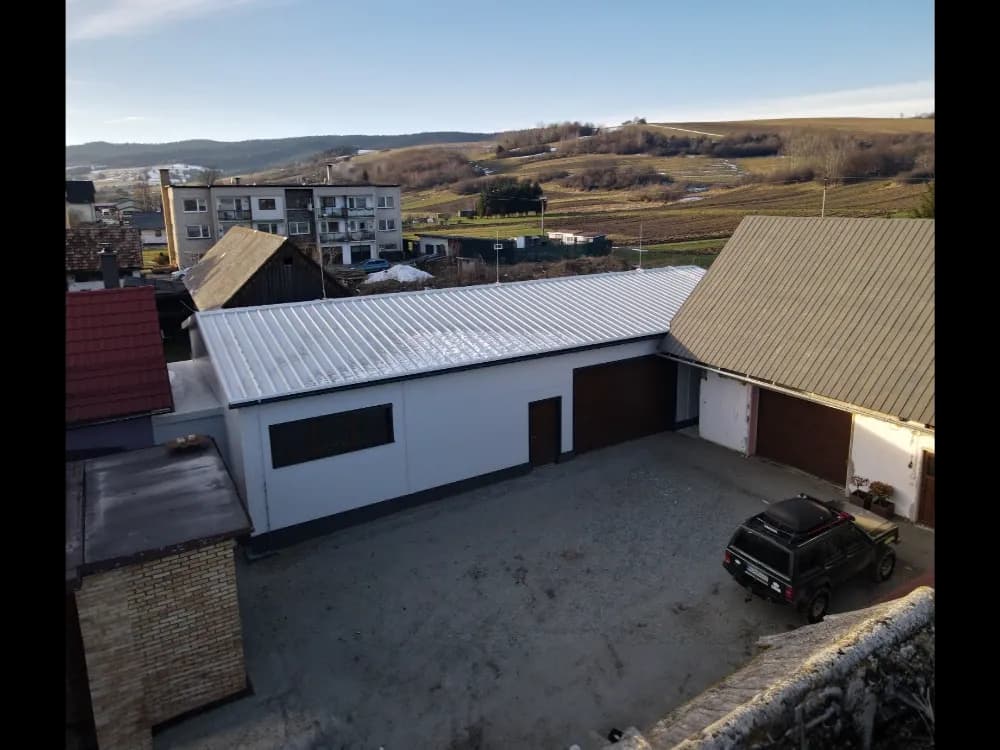 Dielne a skladové haly